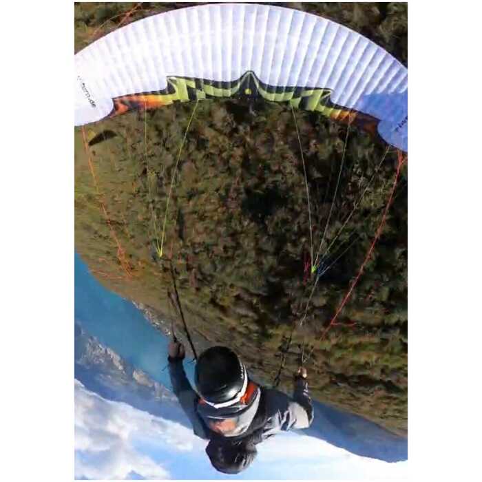 U-Turn Razorblade in flight