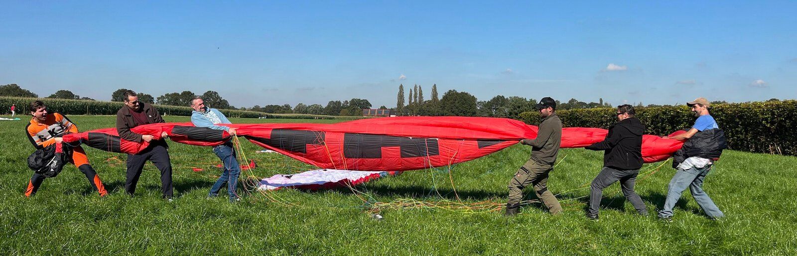 Paraglider keuren op luchtwaardigheid