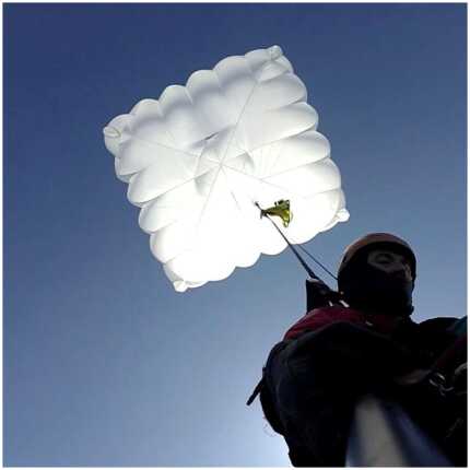 Paragliding reserve Snowflake, de Ultra Cross concurrent.