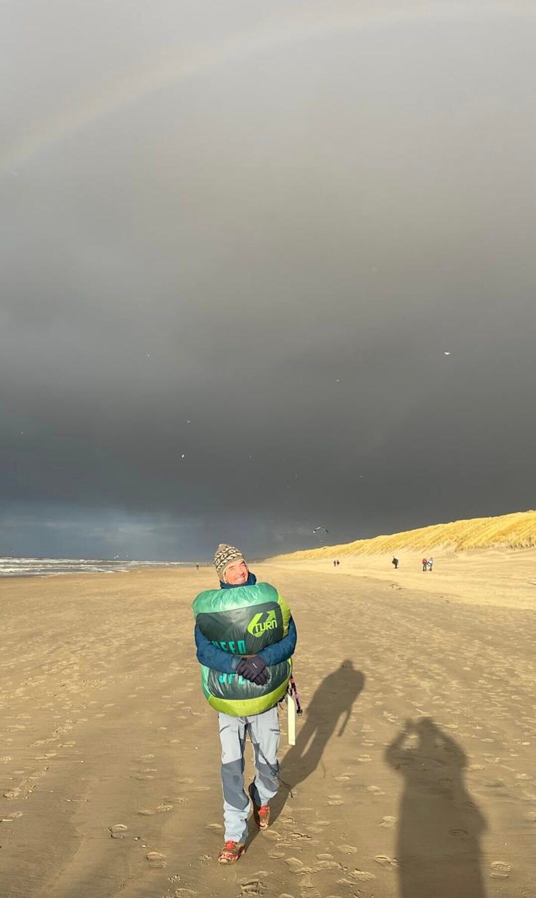 Paul met Razorblade onder een regenboog na het Soaren.